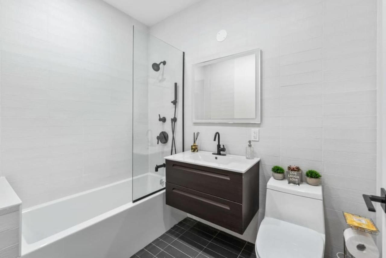 Top Notch 2Br Suite Minutes To Central Park นิวยอร์ก ภายนอก รูปภาพ